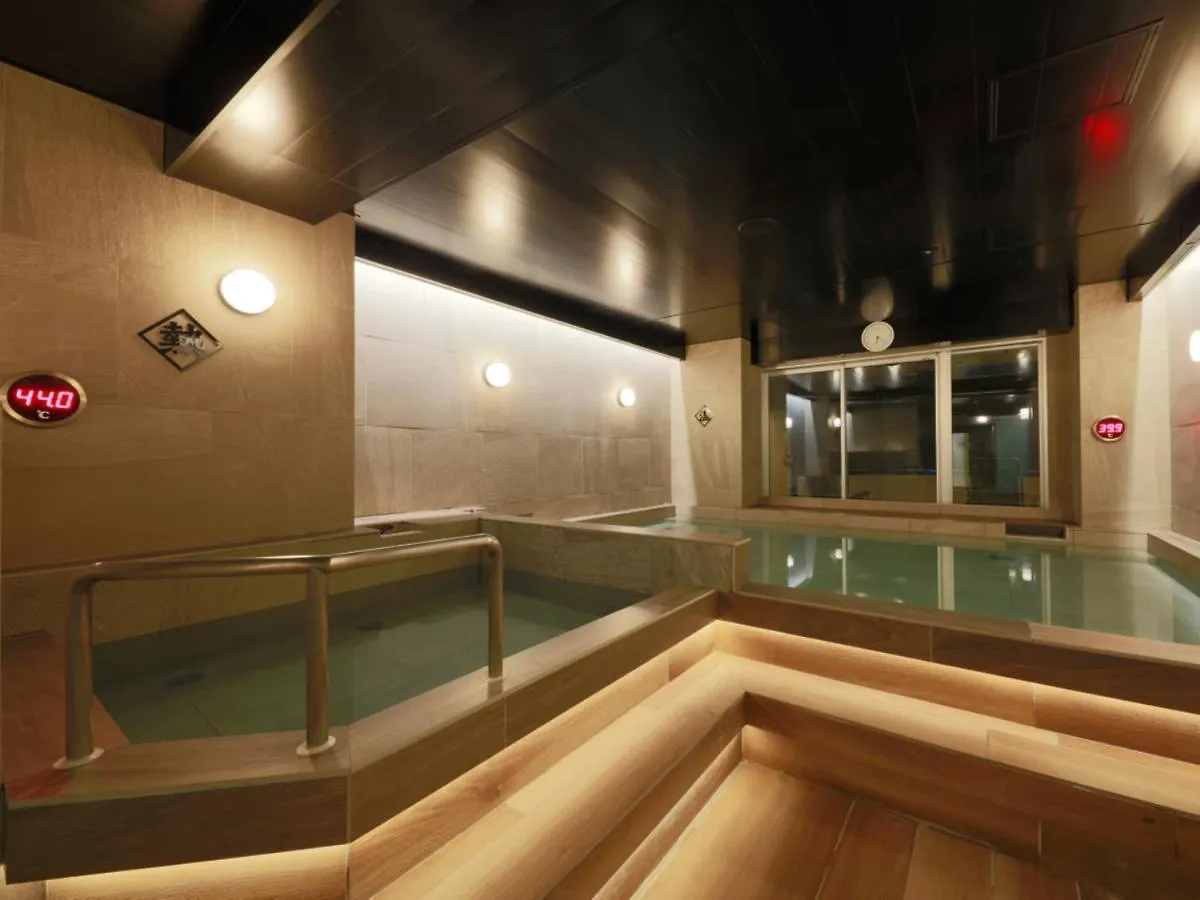 Rembrandt Cabin & Spa Shimbashi - Caters To Men Tokyo Capsule hotel