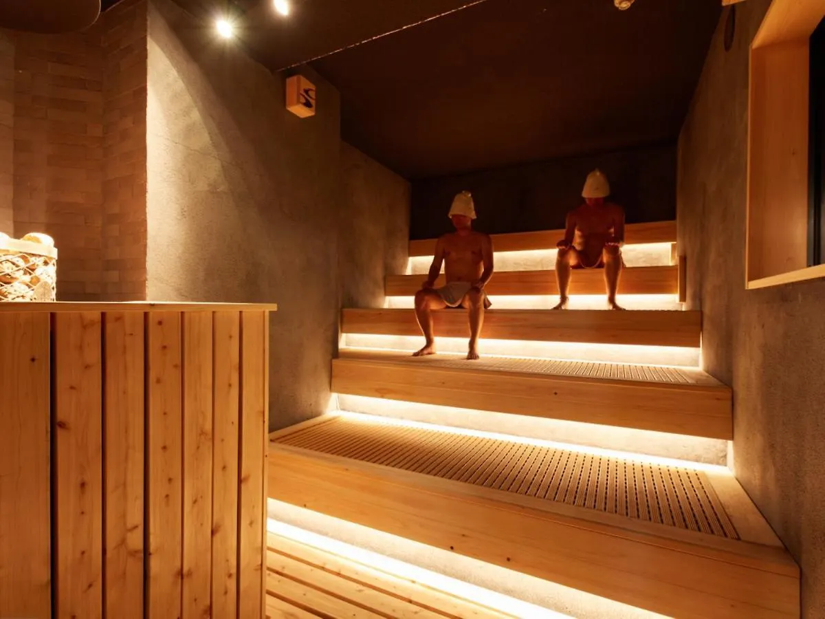 ** Capsule hotel Rembrandt Cabin & Spa Shimbashi - Caters To Men Tokyo Japan