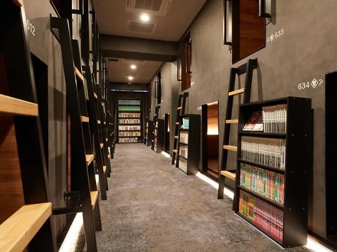 ** Capsule hotel Rembrandt Cabin & Spa Shimbashi - Caters To Men Tokyo Japan