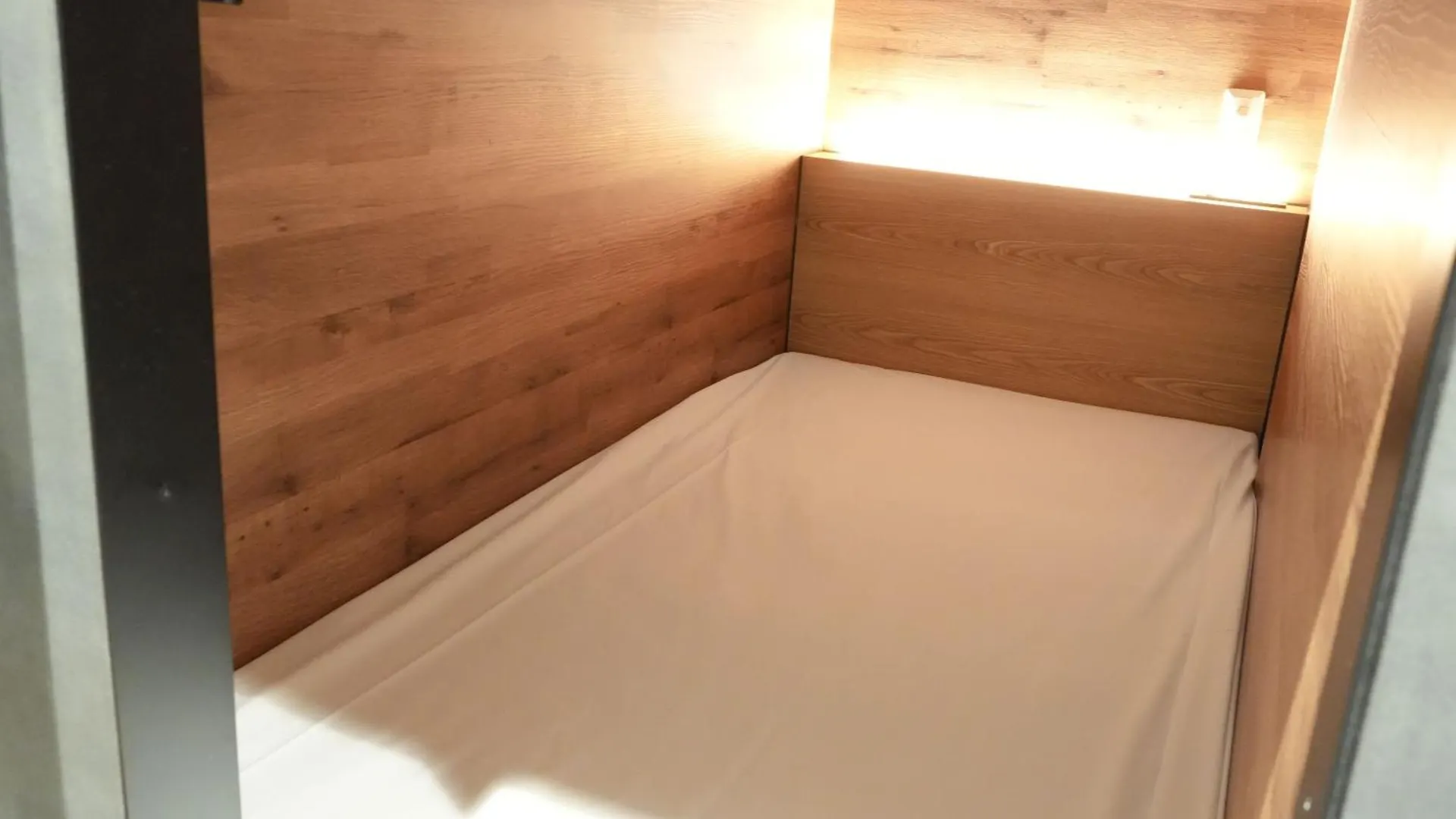 Capsule hotel Rembrandt Cabin & Spa Shimbashi - Caters To Men Tokyo