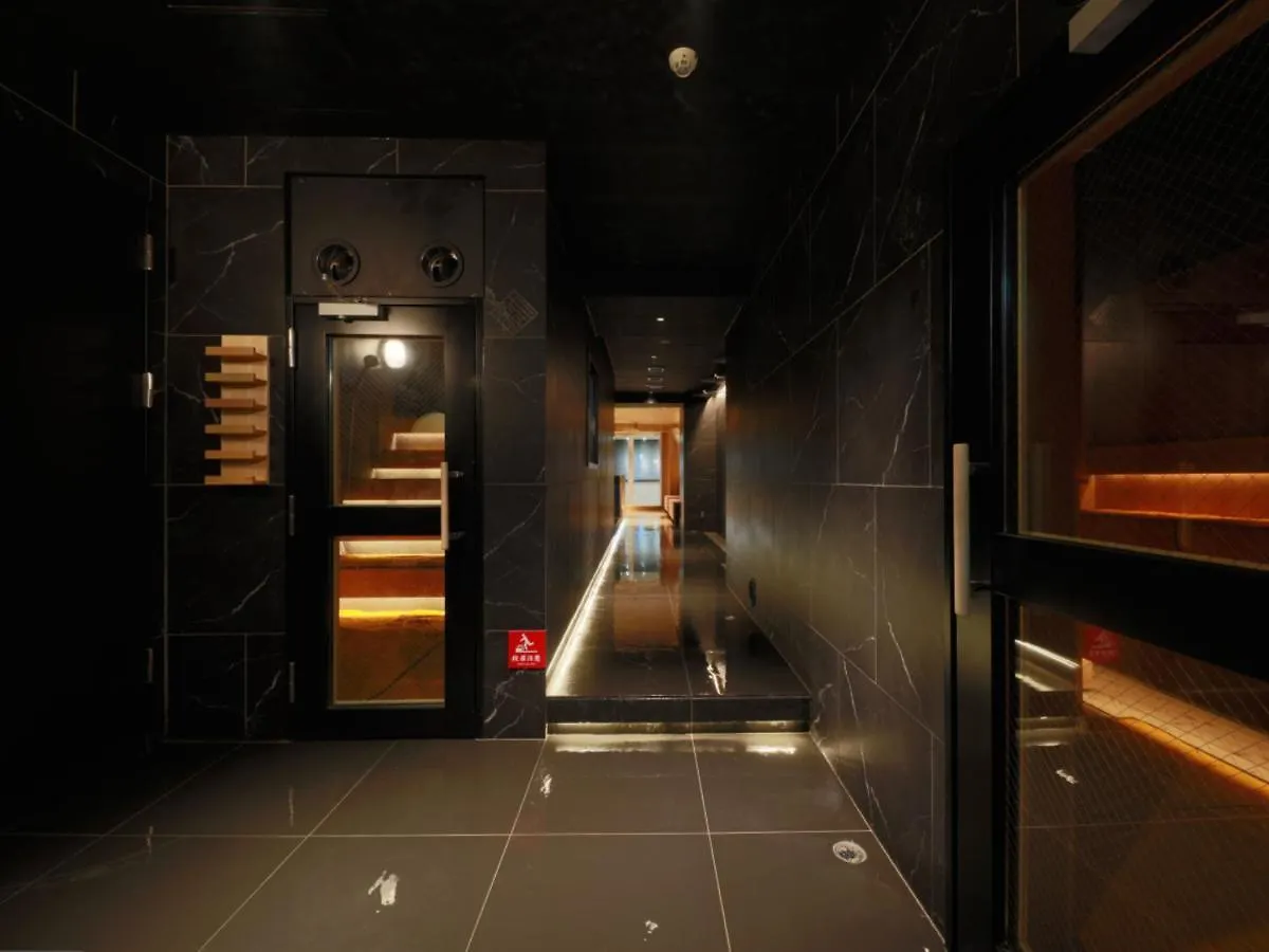 Rembrandt Cabin & Spa Shimbashi - Caters To Men Tokyo 2*,