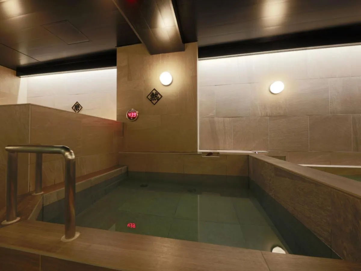Rembrandt Cabin & Spa Shimbashi - Caters To Men Tokyo Capsule hotel