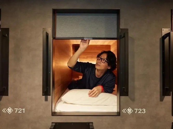 Rembrandt Cabin & Spa Shimbashi - Caters To Men Tokyo Capsule hotel